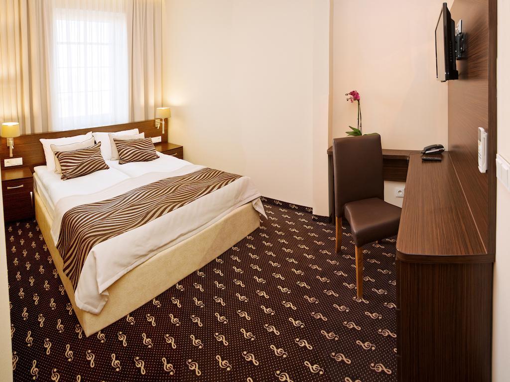 Hotel Fryderyk Nysa Pokoj fotografie