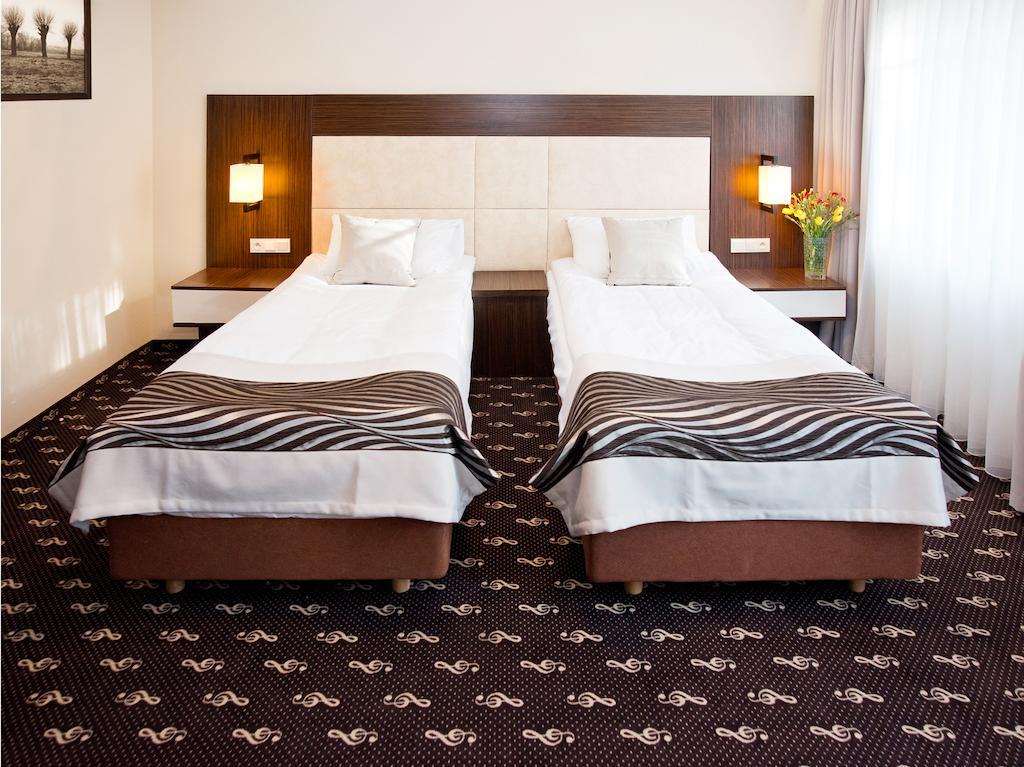 Hotel Fryderyk Nysa Pokoj fotografie