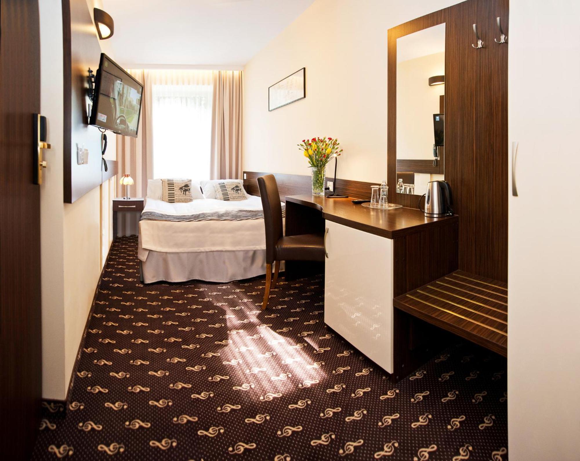 Hotel Fryderyk Nysa Pokoj fotografie